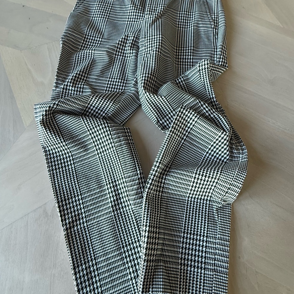 Banana Republic Women’s Houndstooth Pants